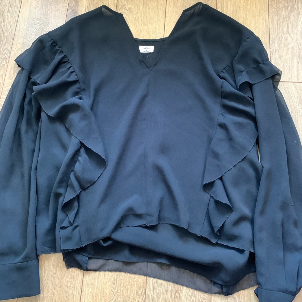 Aritzia black long sleeve blouse